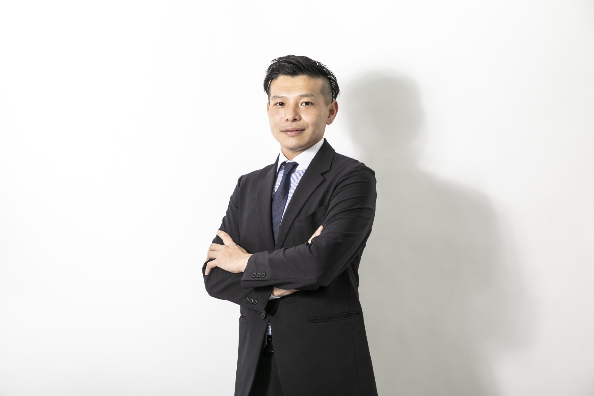 LETT株式会社  代表取締役 志岐 遼介
